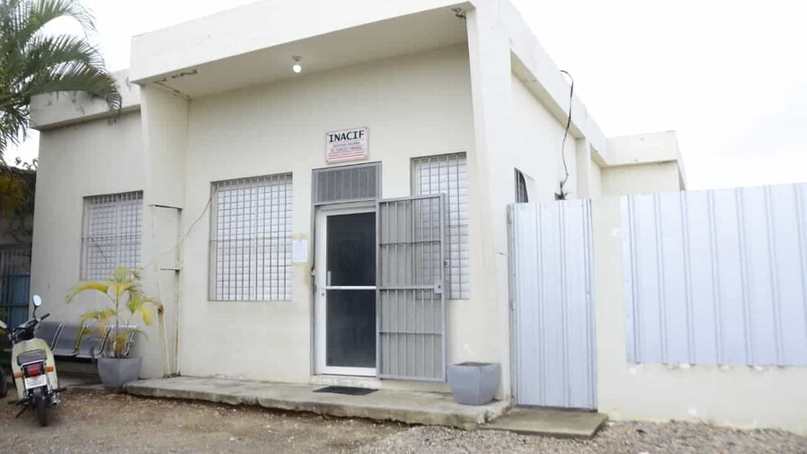Un muerto y una mujer herida durante presunto asalto en Santiago