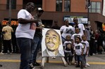 Tupac Shakur, el mito del hip hop que sobrevivió a su muerte y a un crimen sin respuestas Tupac Shakur, el mito del hip hop que sobrevivió a su muerte y a un crimen sin respuestas