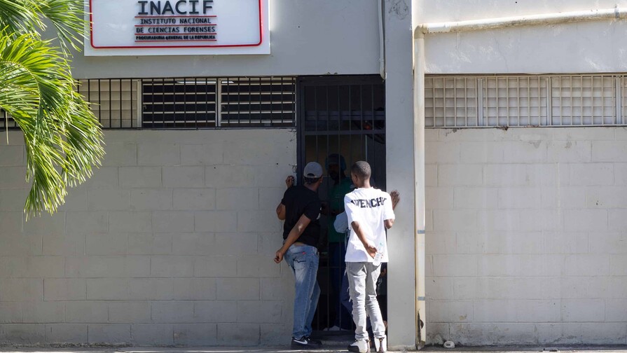 Matan a tiros a sargento mayor de la Policía durante asalto en Santo Domingo Norte