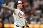 Baltimore muestra inconformidad con la llamada sobre el batazo de Alonso