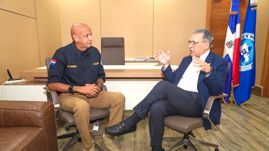 Director del COE aborda con Osiris de León la preparación nacional ante terremotos