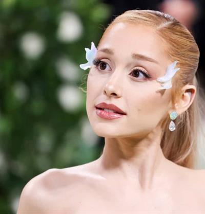 Ariana Grande arremete contra Trump por usar su música en video contra mujeres trans