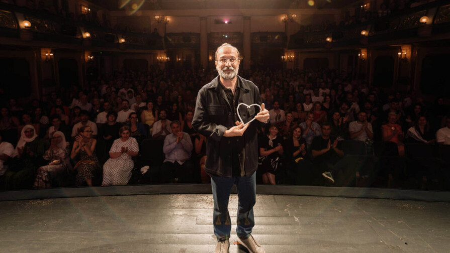 El cineasta Asghar Farhadi, ganador de dos Óscar, recibe el Corazón de Sarajevo