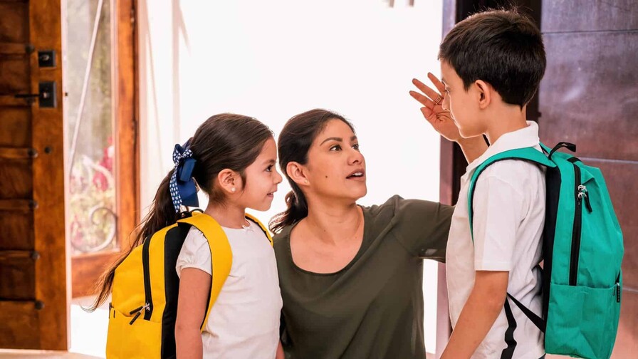 Y a los padres, ¿quién los prepara para el regreso a clases?