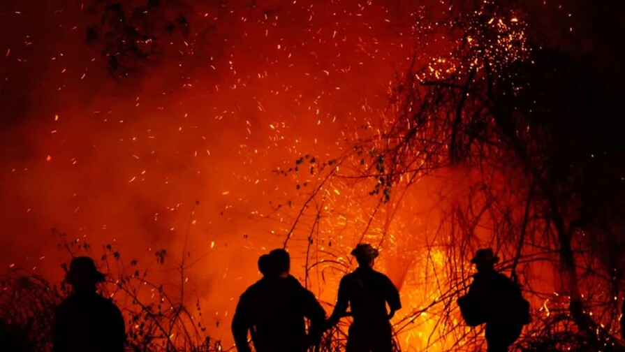 Incendios en el centro de Colombia consumen más de 20,000 hectáreas de bosques y cultivos