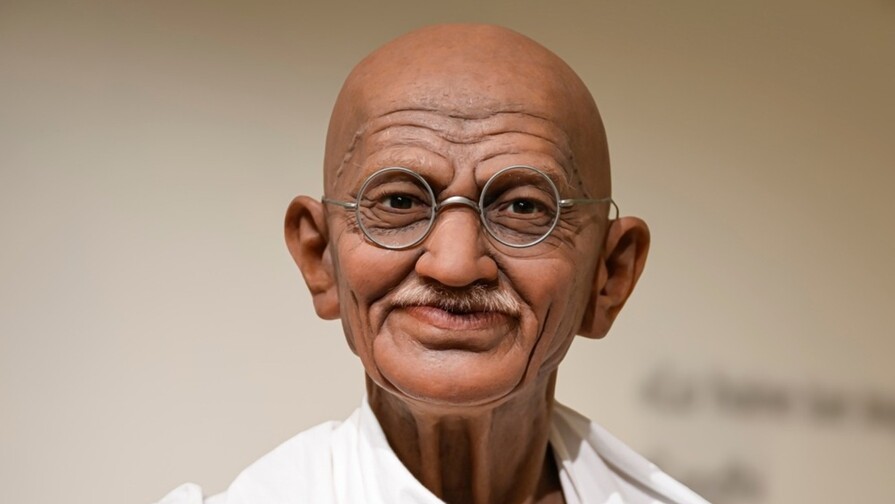 Manuscritos de Mahatma Gandhi se venden por un récord de 1.7 millones de dólares en India