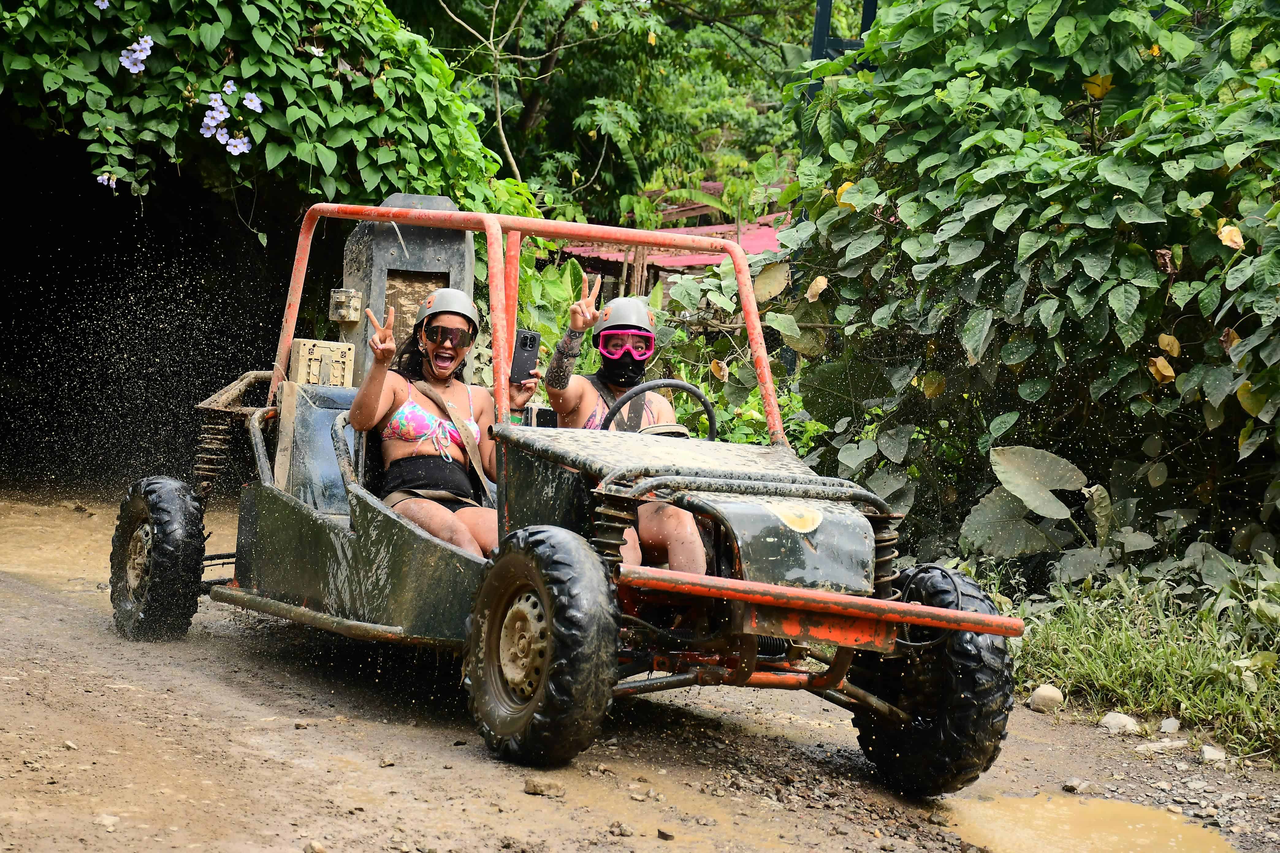 El recorrido en buggys es de las excursiones preferidas por los turistas