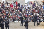 Policía española confirma que mafias trafican con migrantes de la entrada masiva a Ceuta