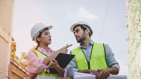 Los hombres mantienen el liderazgo en las empresas dominicanas, según la ONE