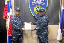 Policía Nacional realiza cambio de mando en La Vega; el coronel Cabrera Concepción asume el cargo