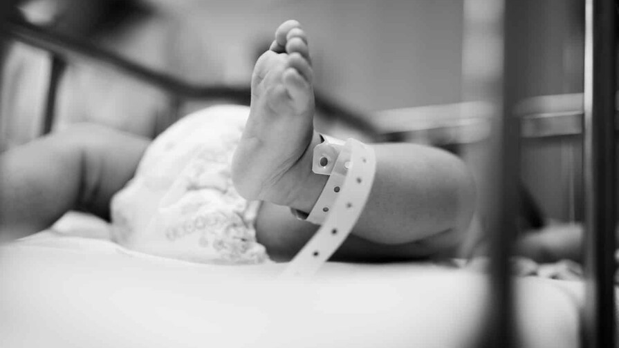 Un bebé muere y otros dos resultan heridos tras incendio en un hospital en la India