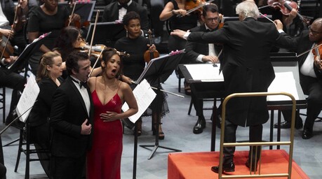 Gala de Grandes Intérpretes conquista al público con las voces de Nadine Sierra y Xabier Anduaga