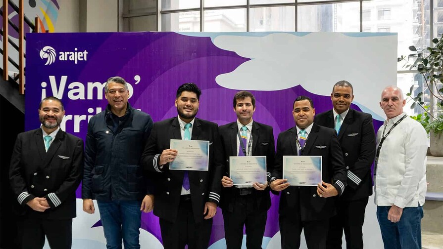 Arajet gradúa y contrata a nuevos pilotos y tripulantes dominicanos