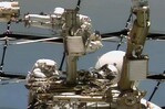 Dos astronautas inician paseo espacial para mejorar la comunicación con Tierra de la EEI