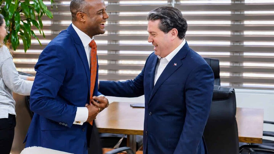 Greymer De Peña Arias es juramentado como subdirector ejecutivo de Apordom