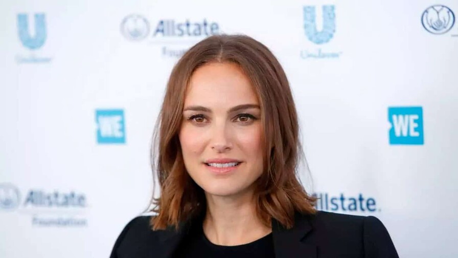 Novela de Rachel Cusk desata polémica por supuesto retrato de Natalie Portman