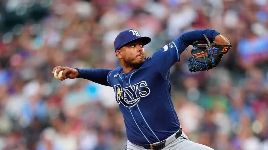 Freddy Peralta comanda el triunfo de los Rays sobre los Tigres con seis entradas en blanco