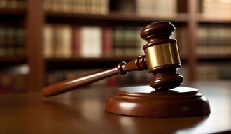 Entre colegios y tribunales: ¿quién debe disciplinar a los profesionales?