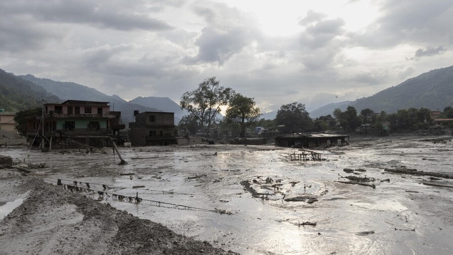 Suben a 160 los muertos tras la riada en Nepal que deja más de 700 personas desaparecidas
