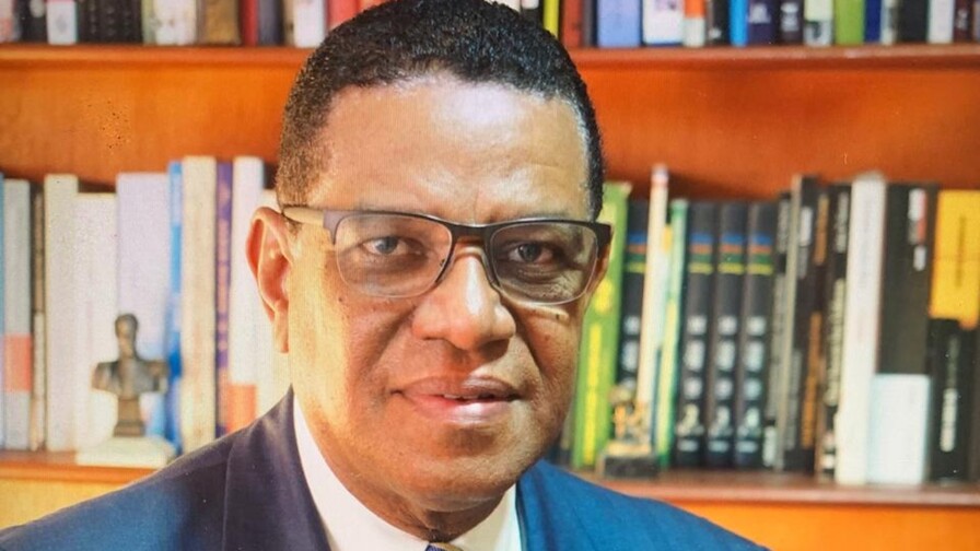 Néstor Cerón presenta libro sobre diplomacia pública dominicana