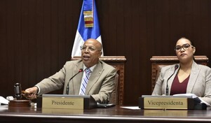 “Usted quiere pelear, pues vamos a pelear”: Pacheco y vocero opositor encabezan encontronazo