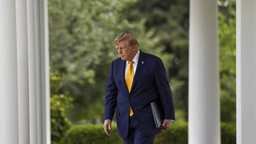 Trump asegura que no tiene prisa en retomar las negociaciones de paz con Irán