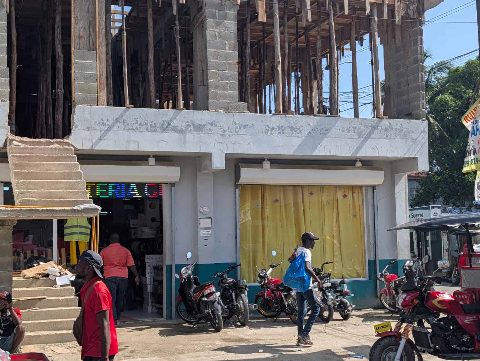Tienda china en la Línea Noroeste.