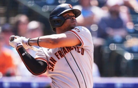VIDEO |Devers pega el 29, pero el novato criollo Héctor Rodríguez la saca 2 veces, Rojos remontan
