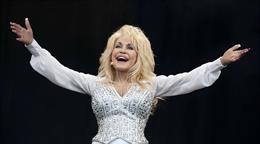 Google homenajea a Dolly Parton con mariposas en su buscador