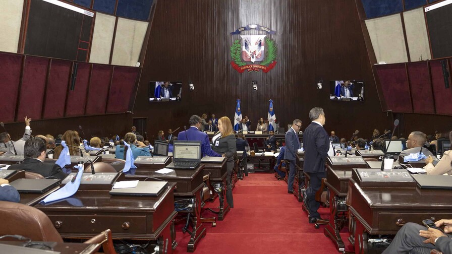 Cámara de Diputados reorganiza comisiones, pero aún hay pendientes