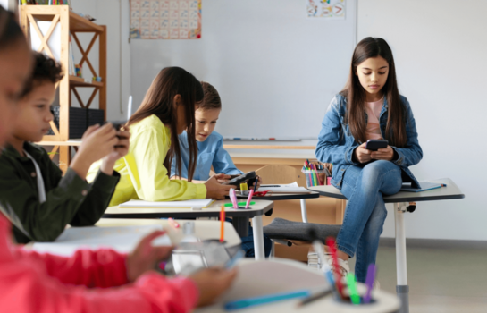 ¿El celular afecta la comprensión lectora de los niños? Esto dicen los estudios