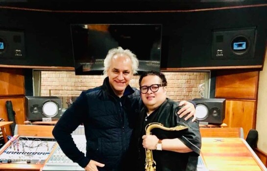 José Antonio Molina y Sandy Gabriel estrenan nuevo video musical de “Sandy Gabriel & Amigos”