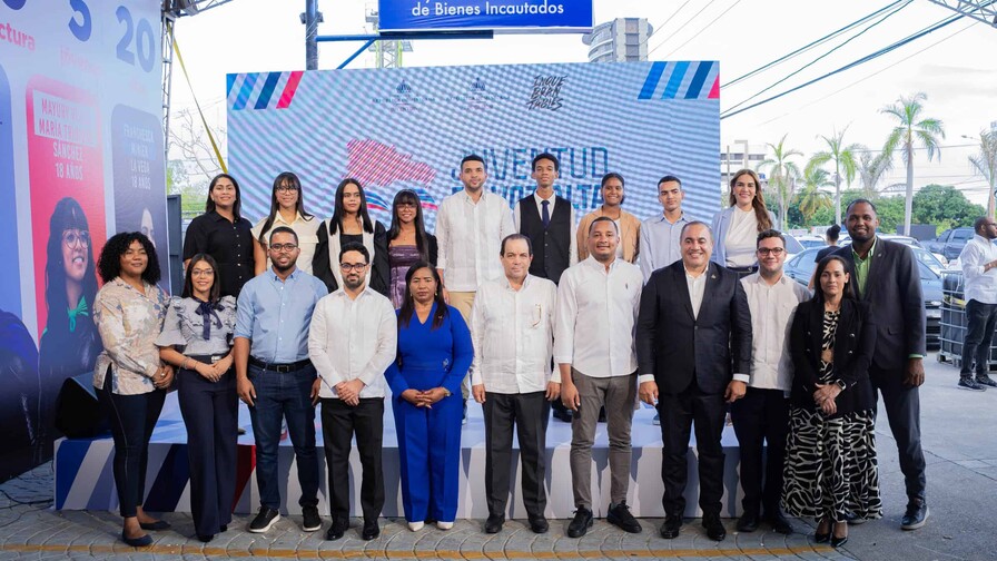 El Ministerio de la Juventud presenta oficialmente “Juventud en Voz Alta” El Ministerio de la Juventud presenta oficialmente “Juventud en Voz Alta”