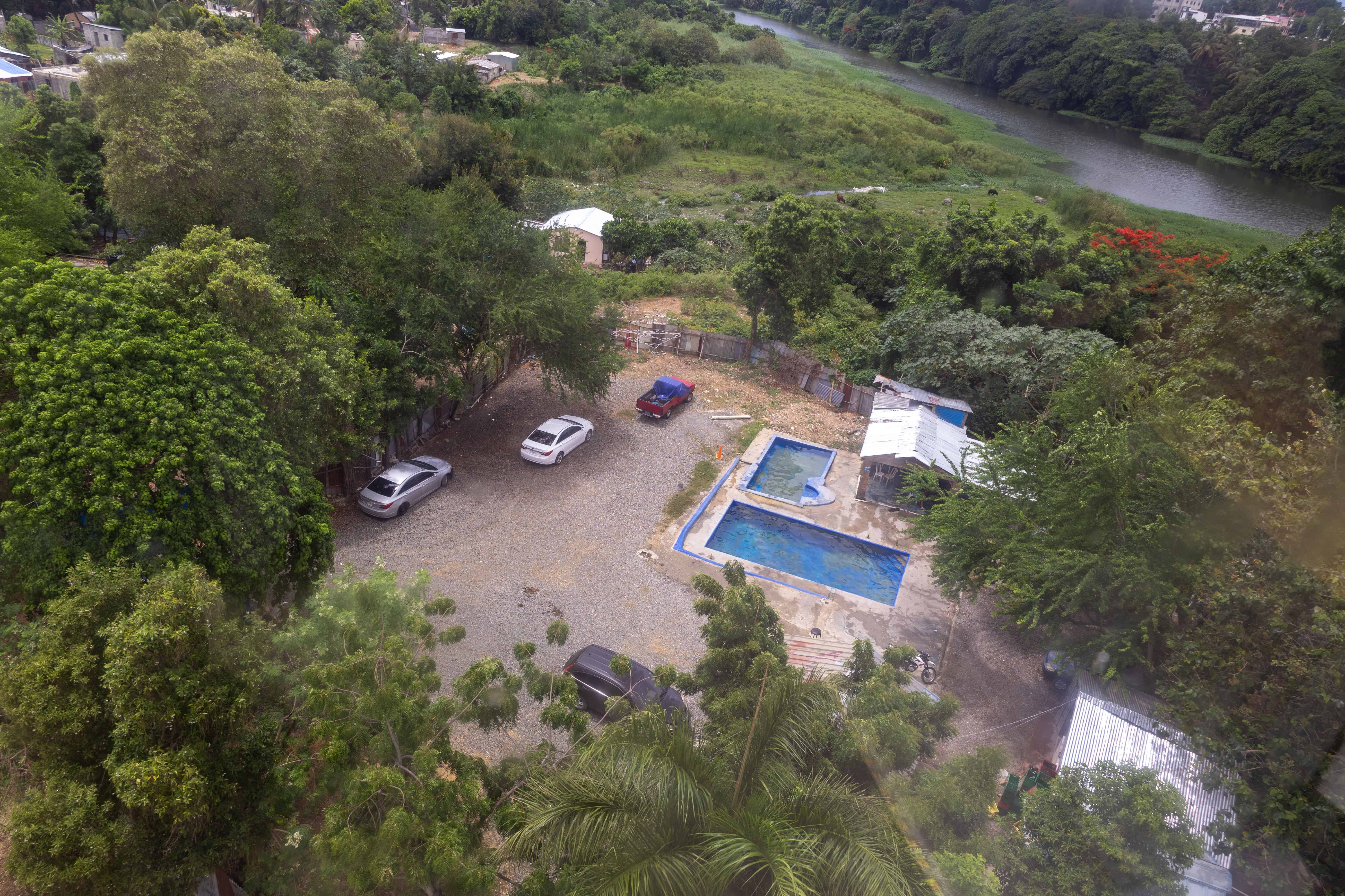 La familia Cuevas tiene una piscina donde los fines de semana se aglomera mucha gente.&nbsp;