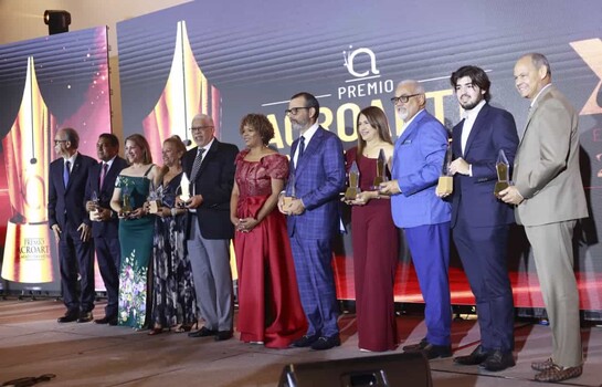 Acroarte reconoce a Rainieri, Bonetti, Monegro y Juan TH con el Premio al Mérito Periodístico