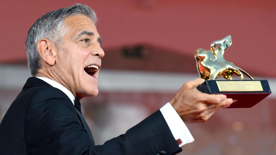 George Clooney, nostálgico y revindicativo al recoger su León de Oro en Venecia