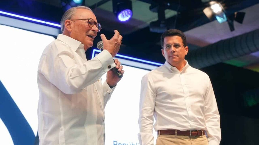 Collado reconoce a Frank Rainieri por crear una marca país que ronda por el mundo Collado reconoce a Frank Rainieri por crear una marca país que ronda por el mundo