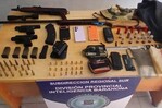 Apresan a ocho personas durante operativo; ocupan fusil, Glock, escopeta y 83 municiones Apresan a ocho personas durante operativo; ocupan fusil, Glock, escopeta y 83 municiones