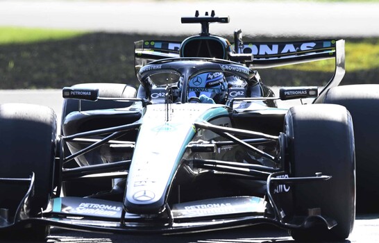 Russell enfría la euforia de los tifosi en ensayos libres en Monza