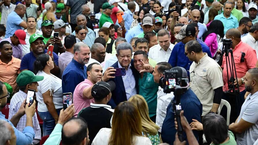 Leonel Fernández recorrerá Azua, San Juan y Elías Piña este fin de semana