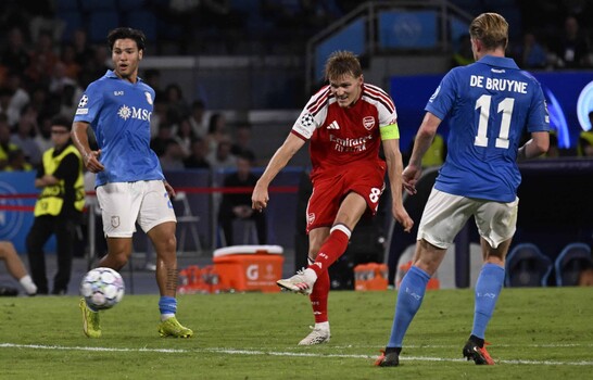 El Arsenal conquista Nápoles y estira su racha perfecta en Europa
