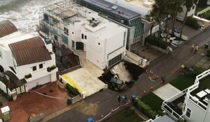 Fuerte oleaje en Malibú abre un gran cráter en la entrada de la mansión de Nicolas Cage