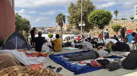 España dice que más de 5,300 migrantes volvieron a Marruecos desde Ceuta en un mes