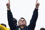 Una investigación por corrupción a Flávio Bolsonaro sacude la campaña en Brasil Una investigación por corrupción a Flávio Bolsonaro sacude la campaña en Brasil