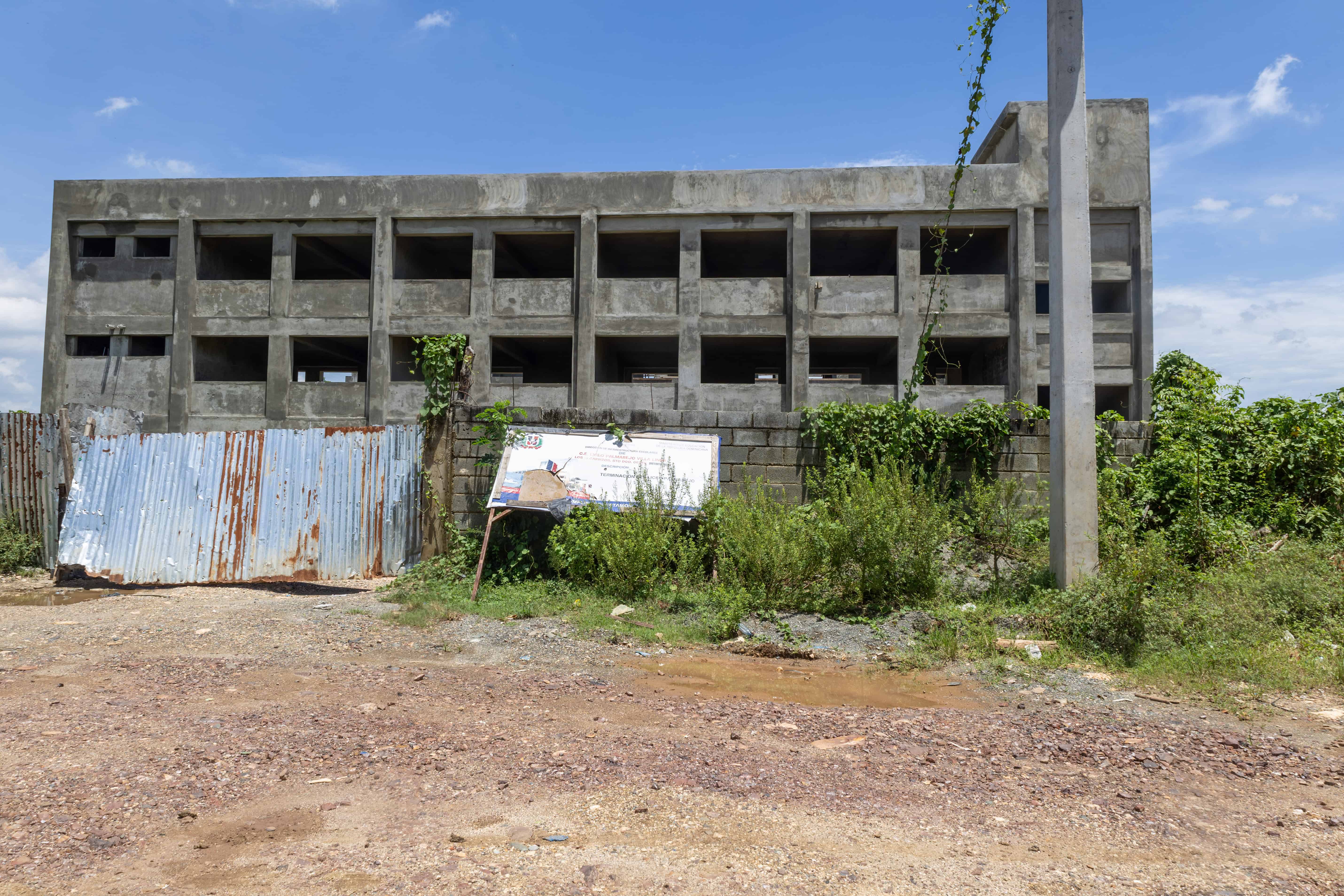 Cientos de estudiantes se quedan fuera&nbsp; de las aulas en Palmarejo-Villa Linda.