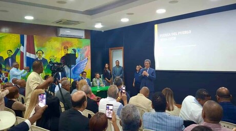 Leonel advierte a FP que afiliación a partidos no garantiza el poder  y llama a fidelizar matrícula