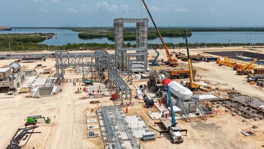 Funcionarios recorren el proyecto Manzanillo Gas & Power y destacan el avance de su construcción