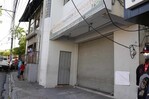Hallan cadáver descompuesto de hombre dentro de una pared en un negocio de pacas en Herrera