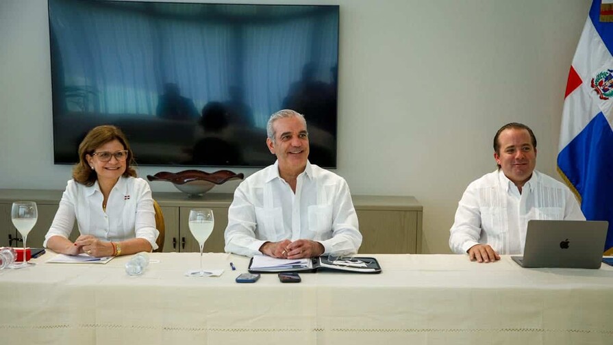Salud y agua concentran prioridades de Abinader durante su segundo día de trabajo en Santiago