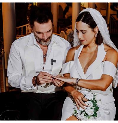 El actor Julián Gil y la presentadora de televisión Valeria Marín se casan nuevamente en Las Vegas